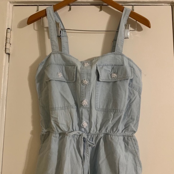 Light Wash Overall Shorts Romper Size Small - Picture 4 of 7